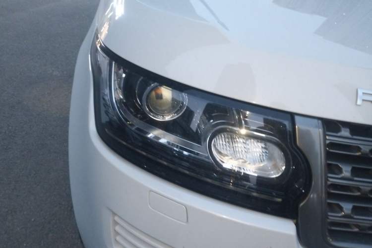 Used Land Rover Range Vogue  Right Front Headlight