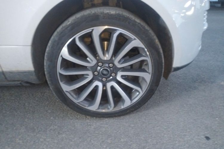 Used Land Rover Range Vogue  Right Front Wheel Hub