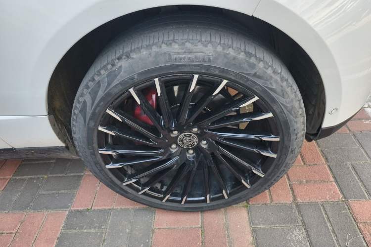 Used Land Rover Range Vogue 2015 3.0T V6 Gasoline U.S.-Spec Executive Edition Right Front Wheel Hub