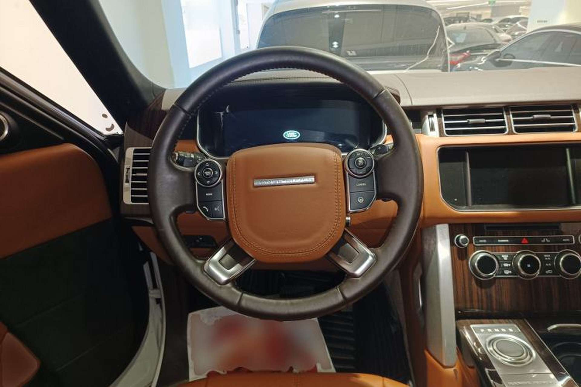 Used Land Rover Range Vogue 2015 3.0 V6 U.S.-Spec Executive Edition Steering Wheel