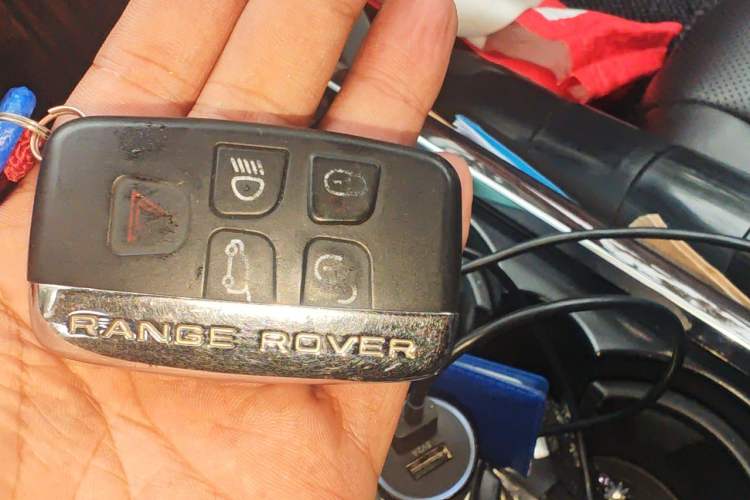 Used Land Rover Range Vogue 2015 3.0 V6 SC Vogue Vehicle Key