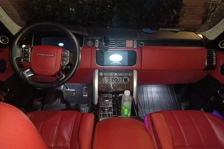 Used Land Rover Range Vogue  Center Console