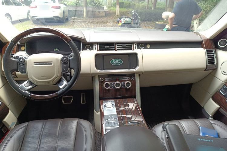 Used Land Rover Range Vogue  Center Console