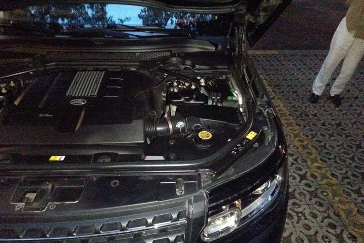 Used Land Rover Range Vogue  Engine Bay Left