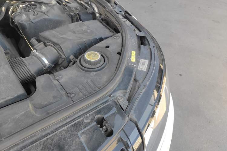 Used Land Rover Range Vogue  Engine Bay Left