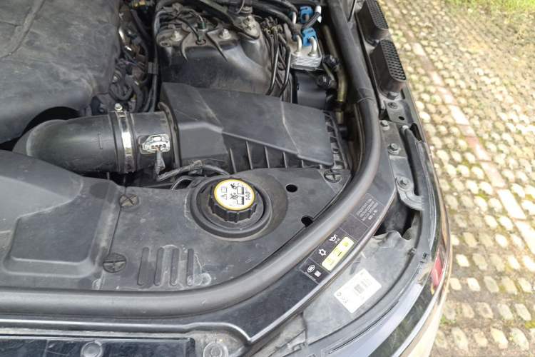 Used Land Rover Range Vogue  Engine Bay Left
