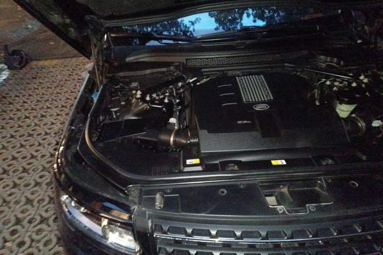 Used Land Rover Range Vogue  Engine Bay Right