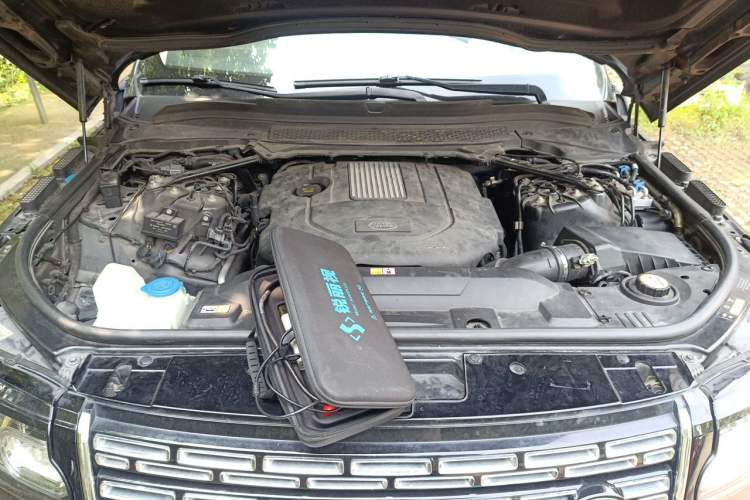 Used Land Rover Range Vogue  Engine Bay