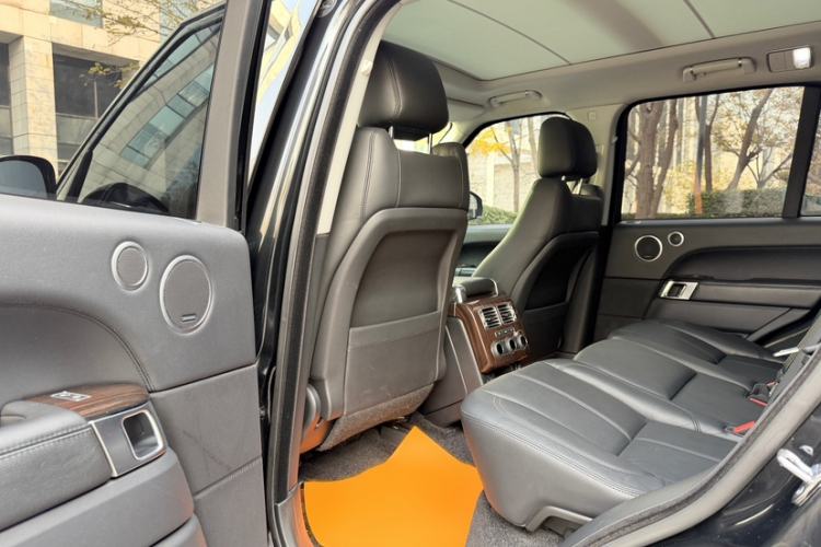 Used Land Rover Range Vogue 2016 3.0T Gasoline HSE U.S. Specification Interior 1