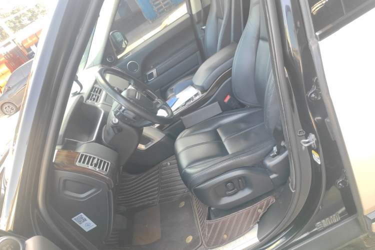 Used Land Rover Range Vogue  Left Front Seat