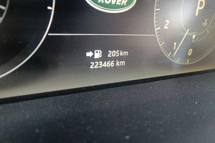 Used Land Rover Range Vogue 2016 3.0T Gasoline Parallel Import Odometer Close Up
