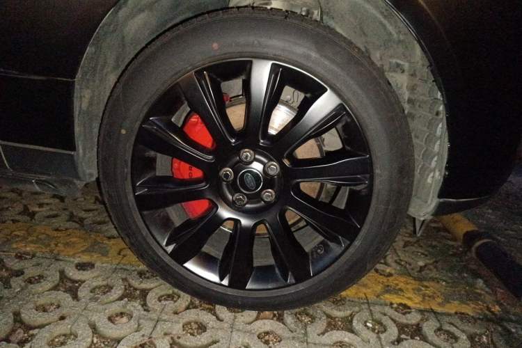 Used Land Rover Range Vogue  Right Front Wheel Hub