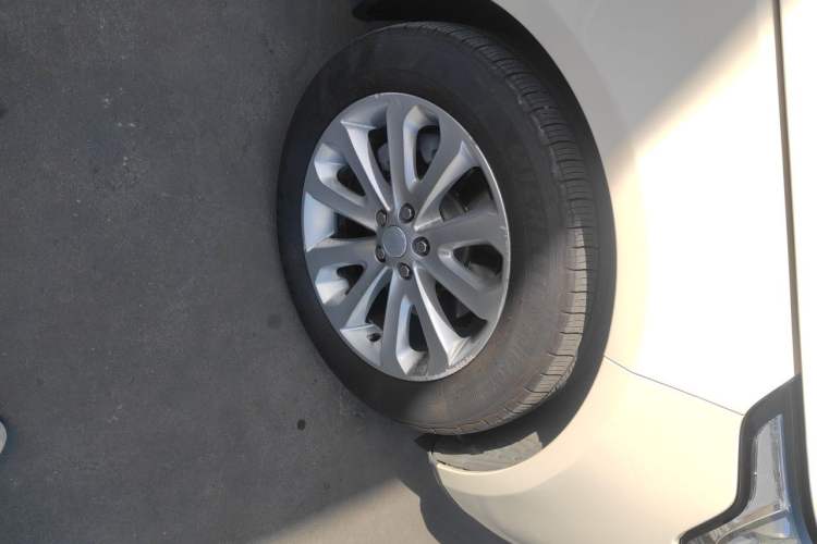 Used Land Rover Range Vogue  Right Front Wheel Hub
