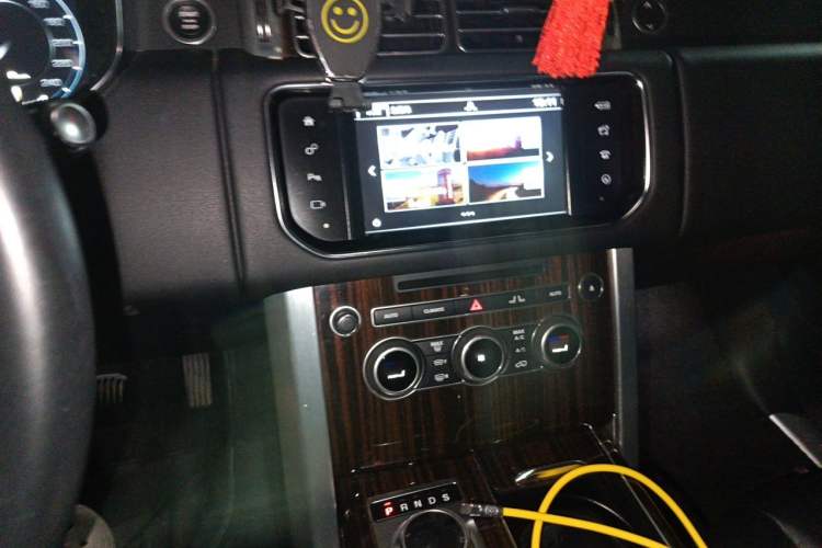 Used Land Rover Range Vogue  Audio And AC Panel
