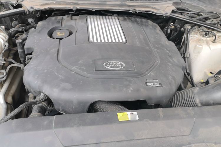 Used Land Rover Range Vogue 2016 3.0 V6 SC Vogue Engine Bay