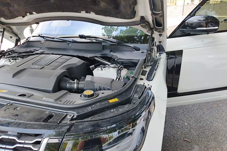 Used Land Rover Range Vogue 2016 3.0T Gasoline HSE U.S. Specification Engine Bay Left