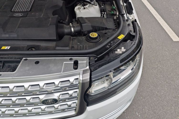Used Land Rover Range Vogue 2016 3.0 V6 SC Vogue Engine Bay Left