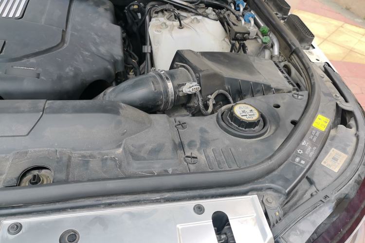 Used Land Rover Range Vogue 2016 3.0 V6 SC Vogue Engine Bay Left