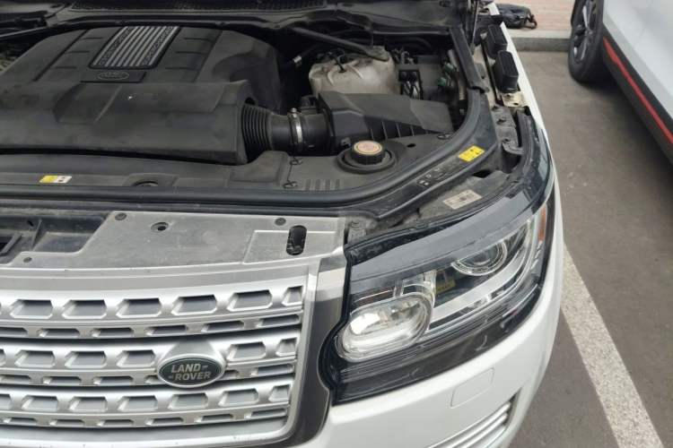 Used Land Rover Range Vogue  Engine Bay Left