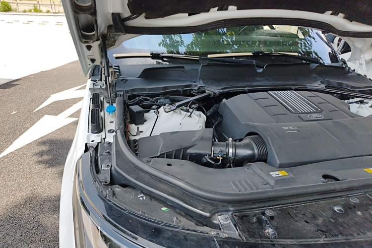 Used Land Rover Range Vogue 2016 3.0T Gasoline HSE U.S. Specification Engine Bay Right