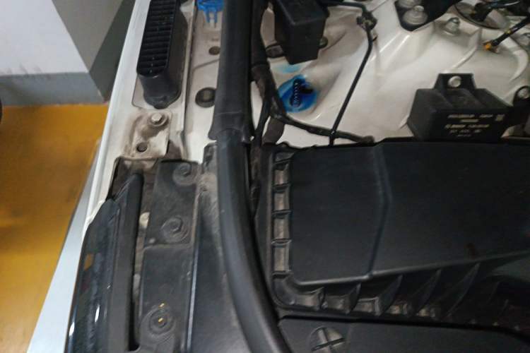 Used Land Rover Range Vogue  Engine Bay Right
