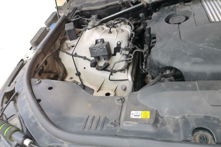Used Land Rover Range Vogue 2016 3.0 V6 SC Vogue Engine Bay Right
