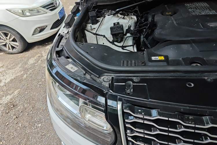 Used Land Rover Range Vogue  Engine Bay Right