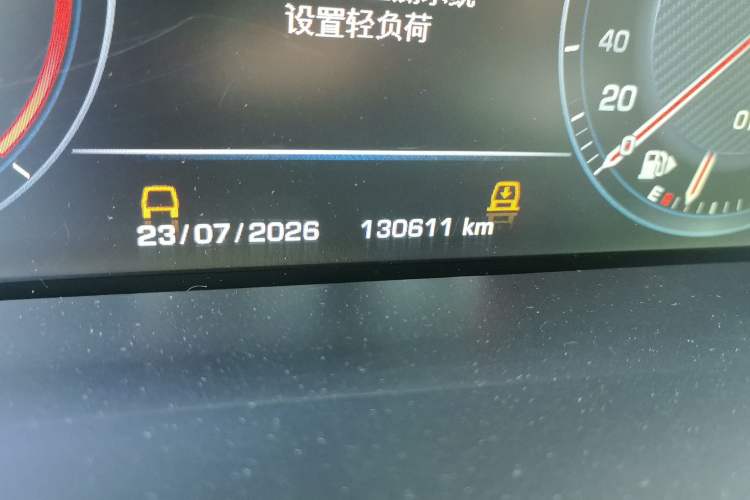 Used Land Rover Range Vogue 2016 3.0 V6 SC Vogue Odometer Close Up