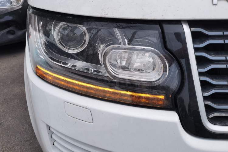 Used Land Rover Range Vogue 2016 3.0T Gasoline 5-Seater U.S.-Spec Executive Edition Right Front Headlight