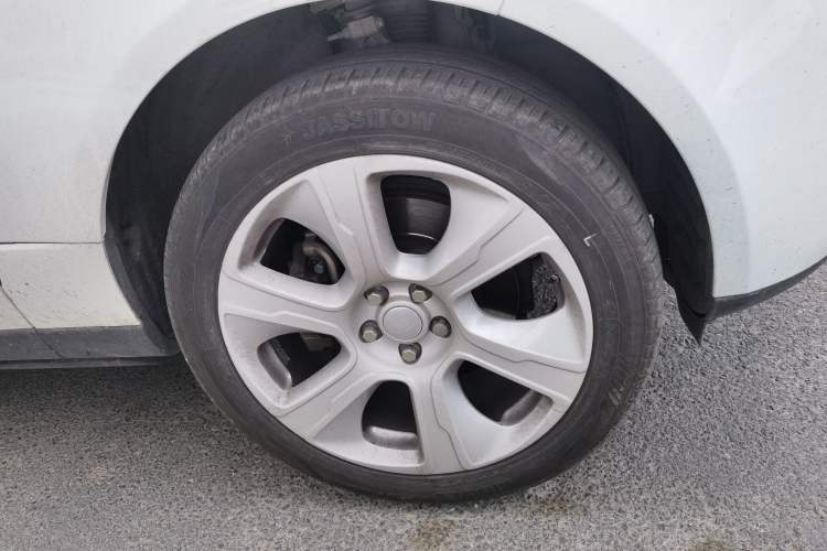 Used Land Rover Range Vogue 2016 3.0T Gasoline 5-Seater U.S.-Spec Executive Edition Right Front Wheel Hub