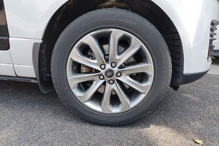 Used Land Rover Range Vogue 2016 3.0T Gasoline HSE U.S. Specification Right Front Wheel Hub