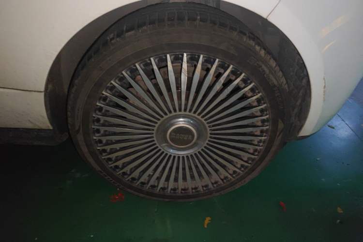 Used Land Rover Range Vogue  Right Front Wheel Hub