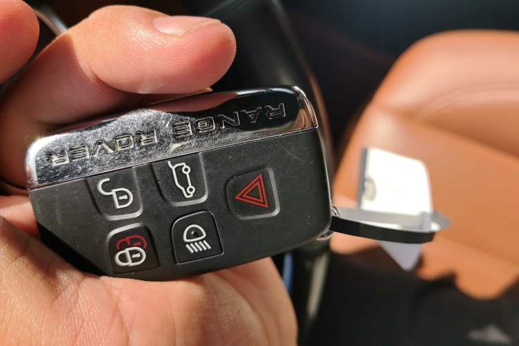 Used Land Rover Range Vogue 2016 3.0 V6 SC Vogue Vehicle Key