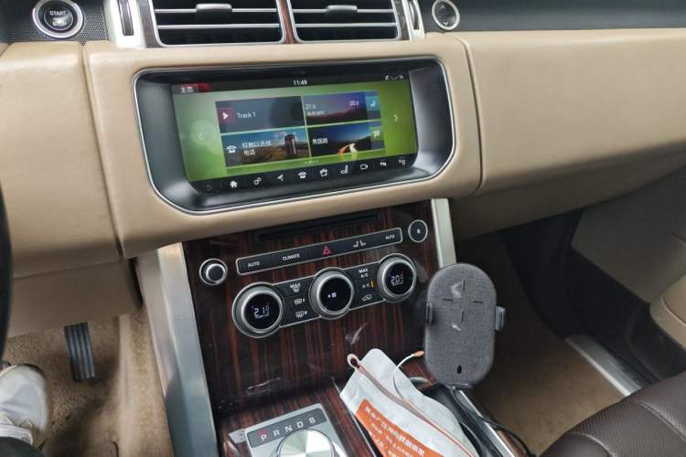 Used Land Rover Range Vogue 2017 3.0T Gasoline HSE U.S. Specification Audio And AC Panel