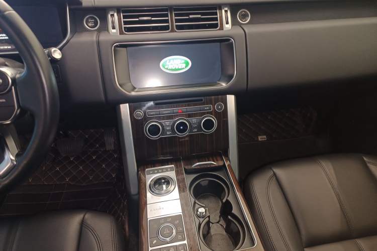 Used Land Rover Range Vogue 2017 3.0T Gasoline HSE Middle East Audio And AC Panel