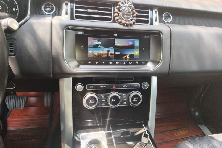 Used Land Rover Range Vogue  Audio And AC Panel