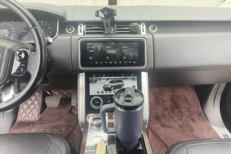 Used Land Rover Range Vogue 2017 3.0 V6 SC Vogue Audio And AC Panel