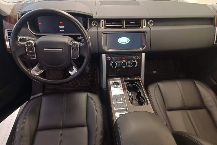 Used Land Rover Range Vogue 2017 3.0T Gasoline HSE Middle East Center Console