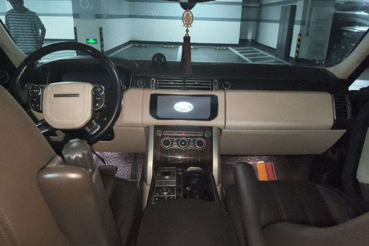 Used Land Rover Range Vogue 2017 3.0T TDV6 HSE Center Console