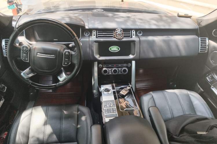 Used Land Rover Range Vogue  Center Console