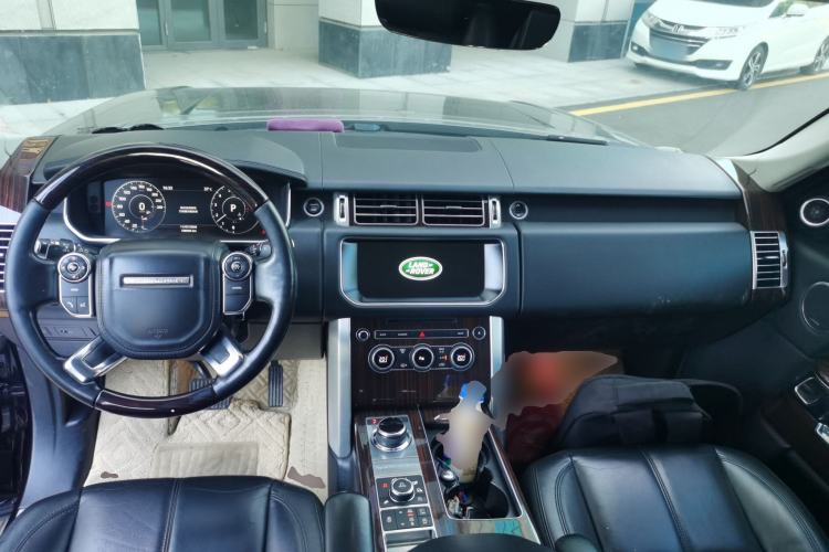 Used Land Rover Range Vogue 2017 3.0T Gasoline HSE Middle East Center Console