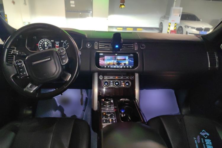 Used Land Rover Range Vogue 2017 3.0T TDV6 HSE Center Console