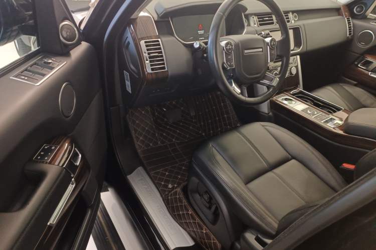 Used Land Rover Range Vogue 2017 3.0T Gasoline HSE Middle East Driver Seat