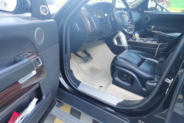 Used Land Rover Range Vogue 2017 3.0T Gasoline HSE Middle East Driver Seat