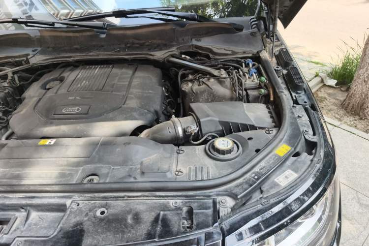 Used Land Rover Range Vogue  Engine Bay Left