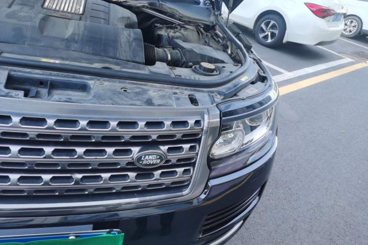 Used Land Rover Range Vogue 2017 3.0T Gasoline HSE Middle East Engine Bay Left