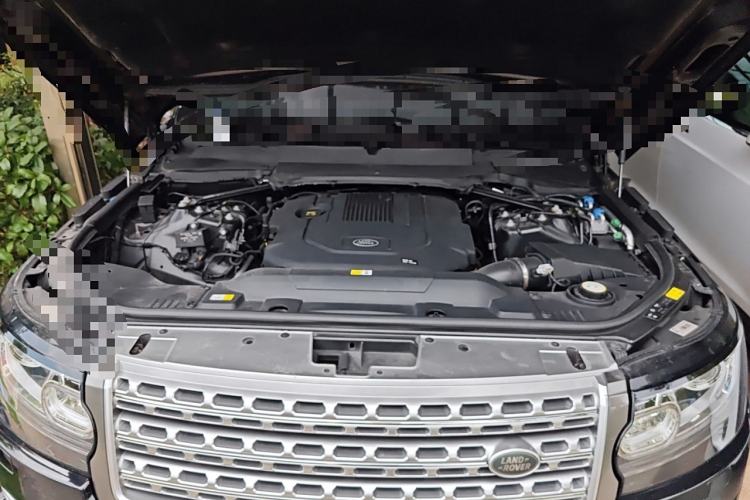 Used Land Rover Range Vogue 2017 3.0T TDV6 HSE Engine Bay