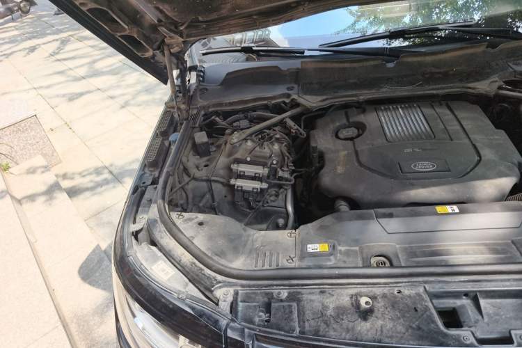 Used Land Rover Range Vogue  Engine Bay Right