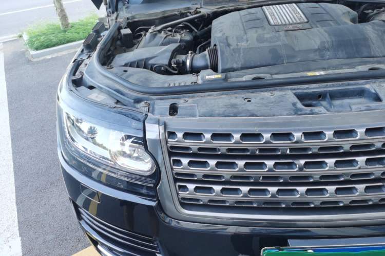 Used Land Rover Range Vogue 2017 3.0T Gasoline HSE Middle East Engine Bay Right