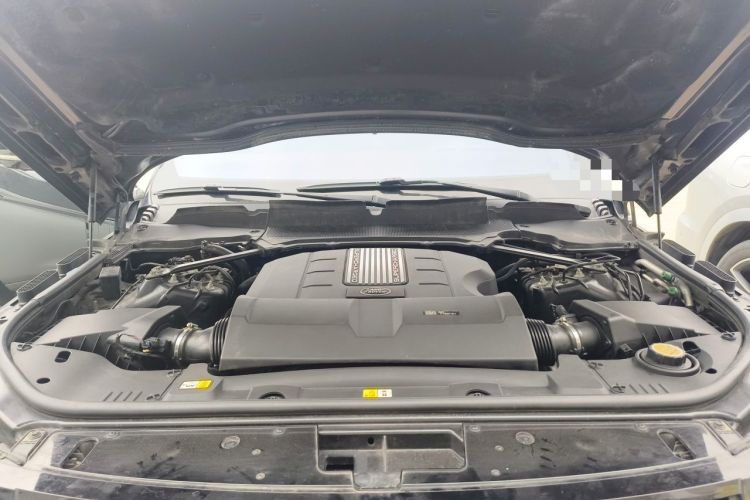 Used Land Rover Range Vogue 2017 3.0 V6 SC Vogue Engine Bay